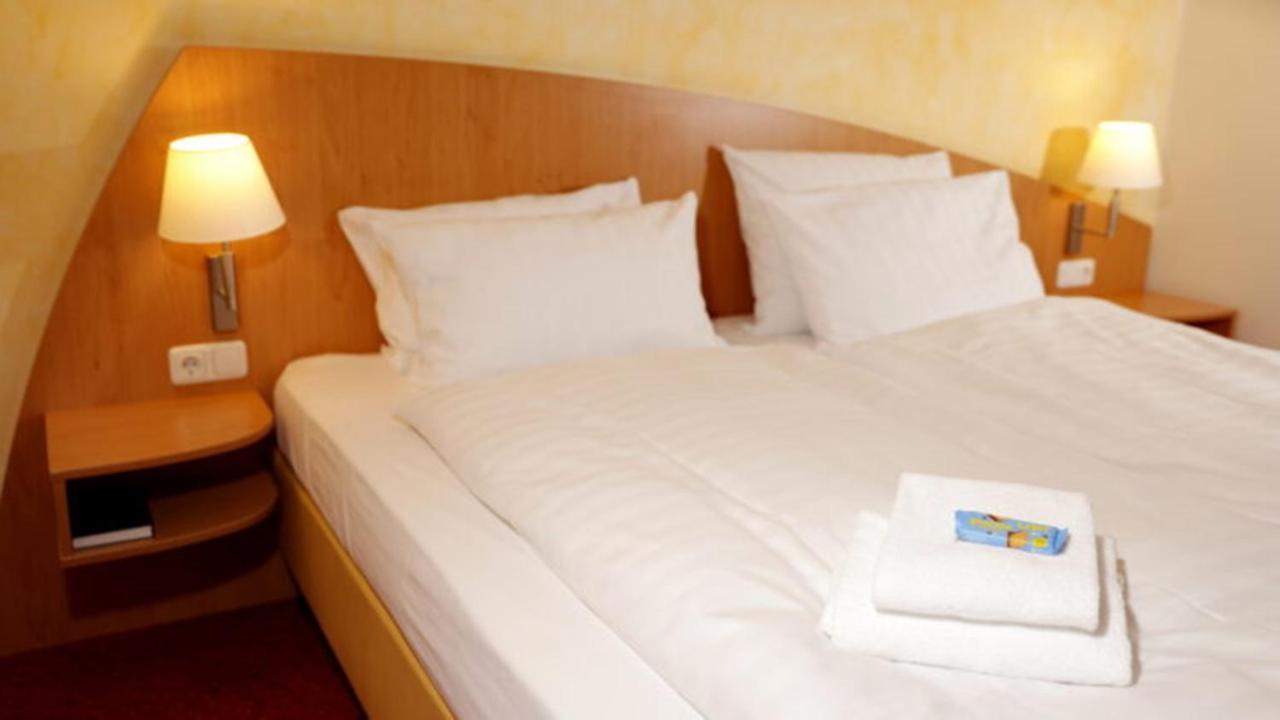 Hotel Alarun Unterschleißheim Buitenkant foto