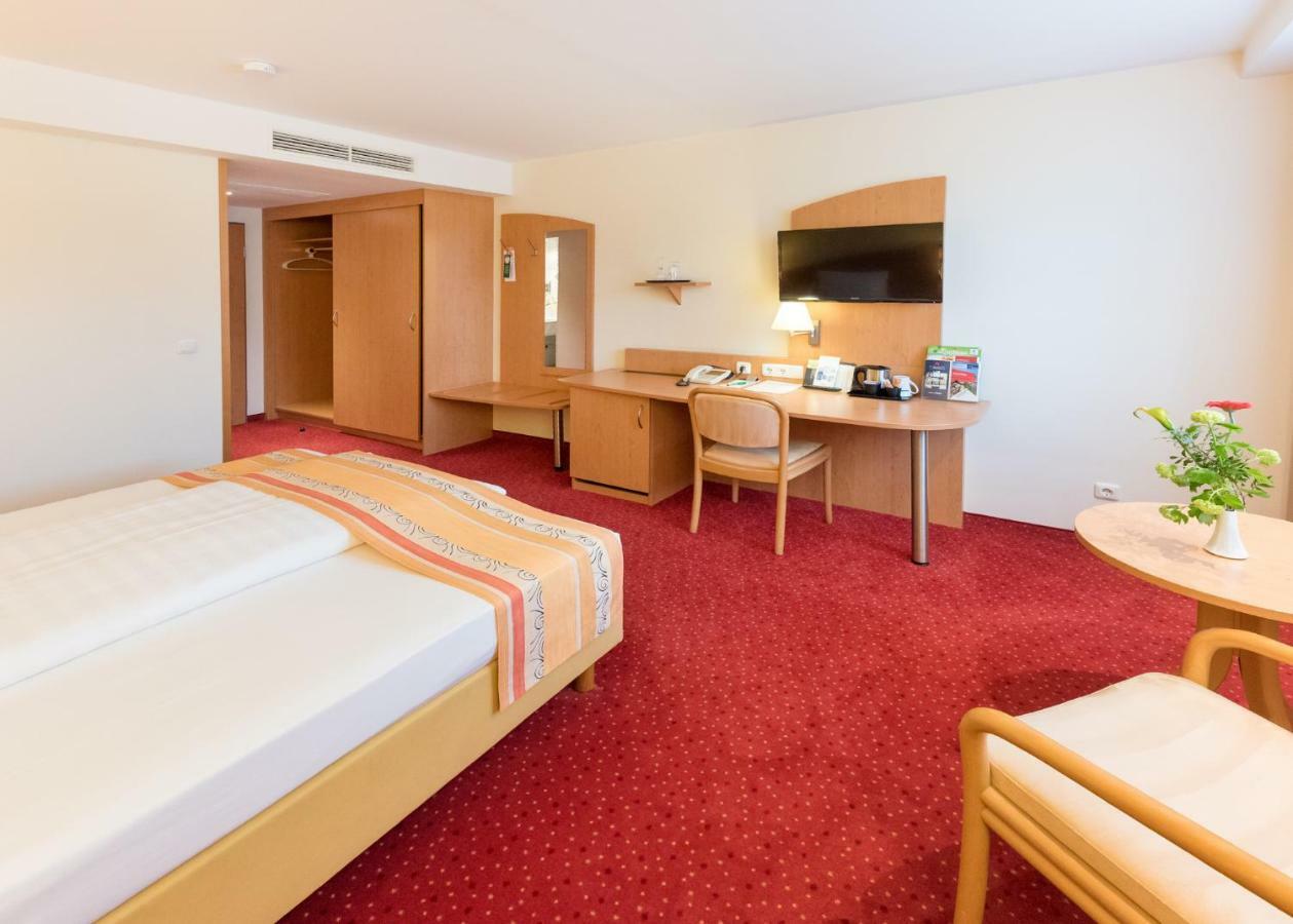 Hotel Alarun Unterschleißheim Buitenkant foto